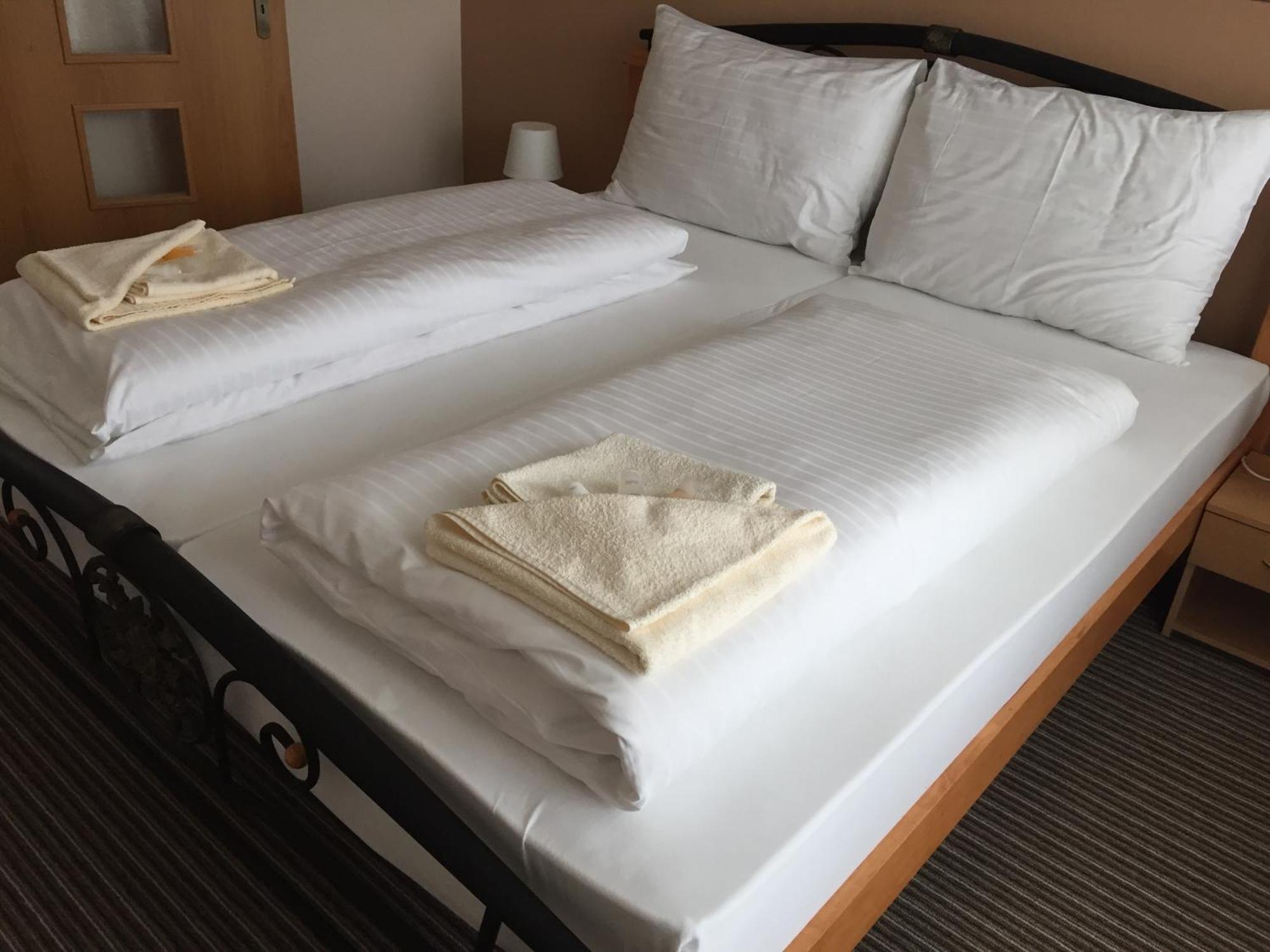 Bed & Breakfast Hotel Perla Nové Mesto nad Váhom Dış mekan fotoğraf
