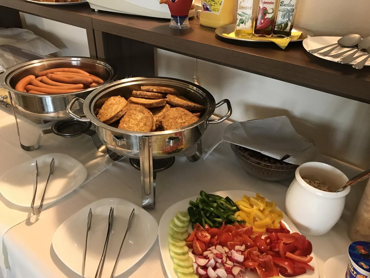 Bed & Breakfast Hotel Perla Nové Mesto nad Váhom Dış mekan fotoğraf