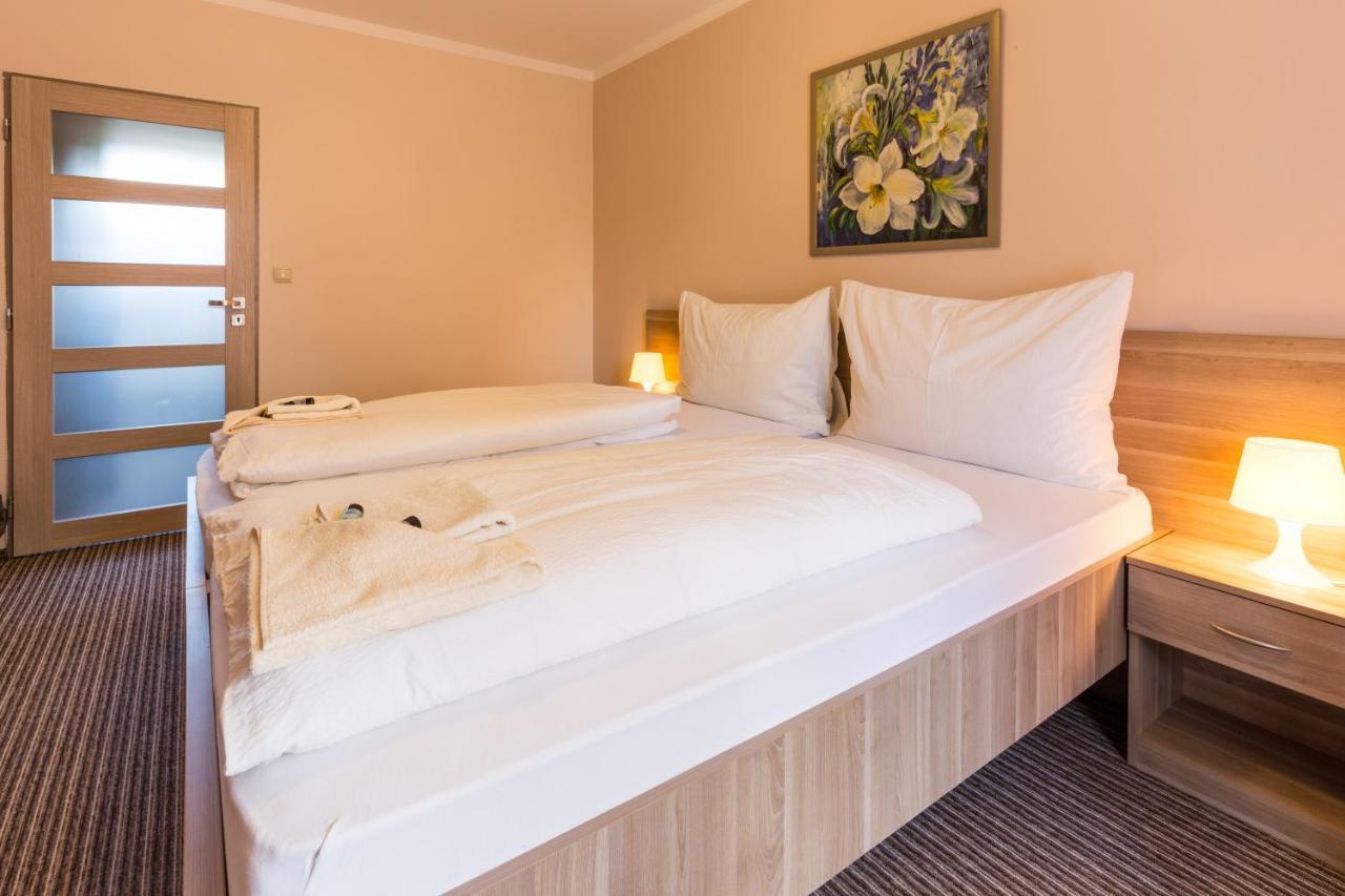 Bed & Breakfast Hotel Perla Nové Mesto nad Váhom Dış mekan fotoğraf